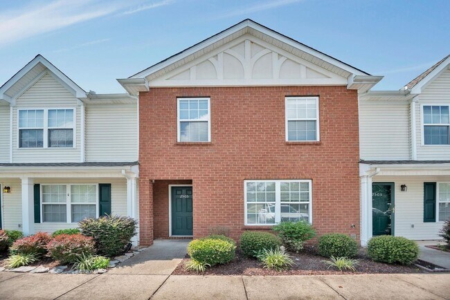 Foto del edificio - Townhome for rent five minutes from I-24