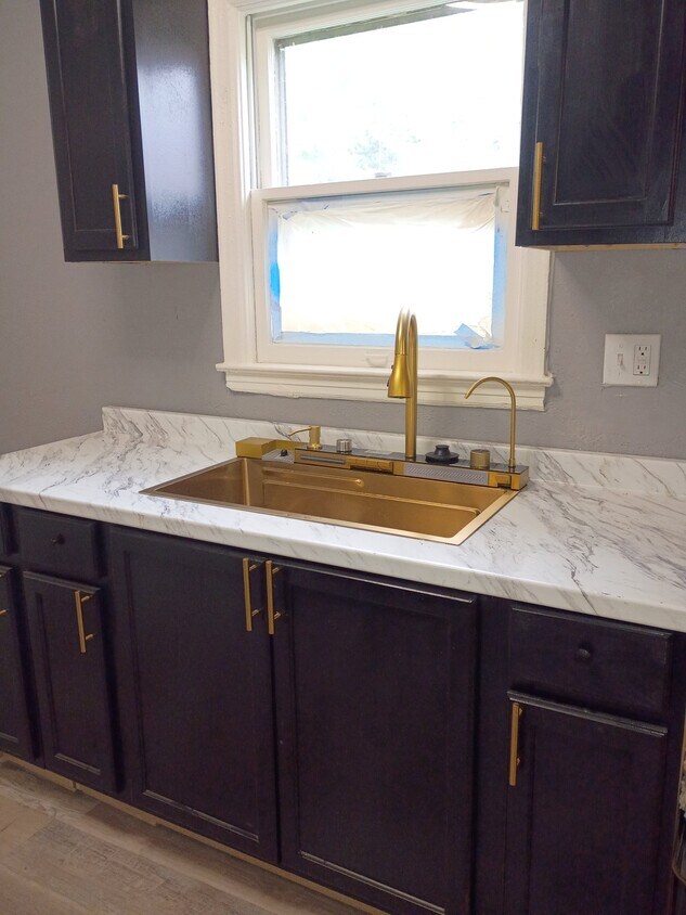 Foto del edificio - 3806 E 25th St
