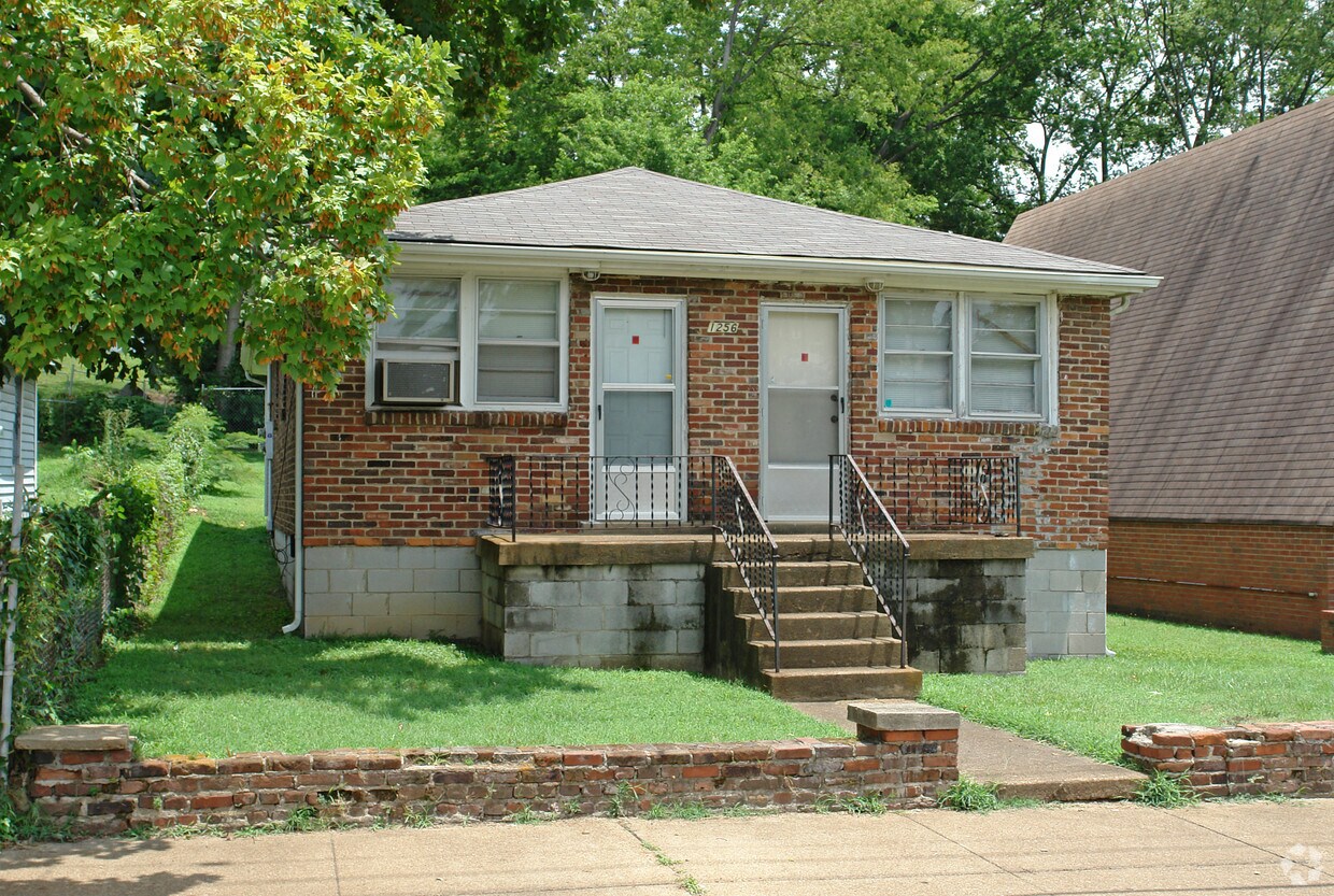 Building Photo - 1256 3rd Ave S