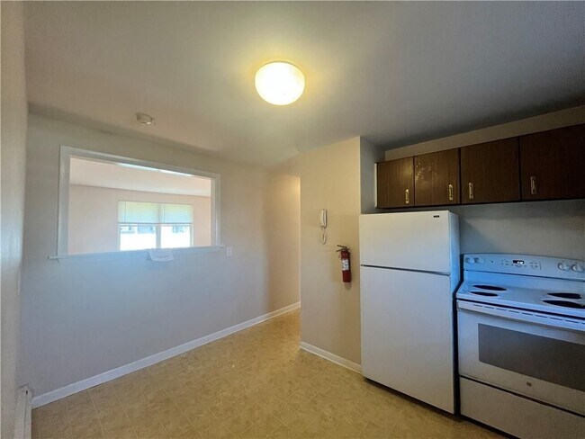 Foto del edificio - 70 Carroll Ave