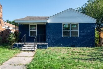 Building Photo - 2208 Hardin Dr