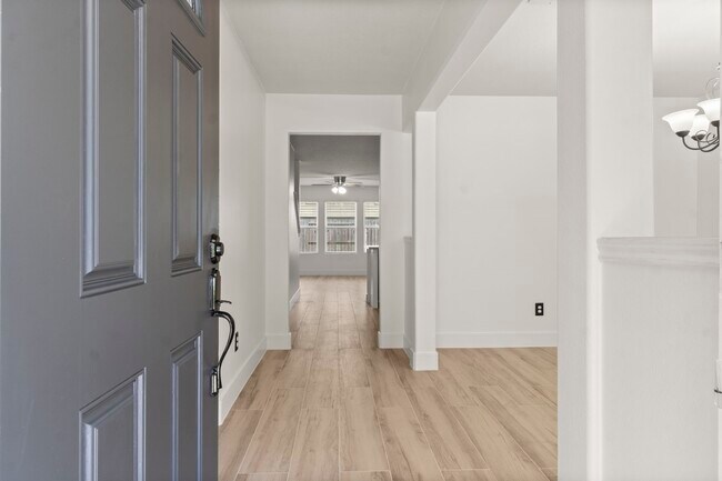 Building Photo - 16859 Blackberry Lily Ln