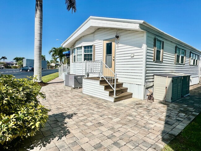 Foto del edificio - 274 Nettles Blvd