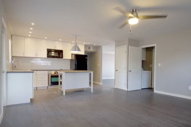 Building Photo - Newly Remodeled Modern 4 Bedroom 2 Bathroom Home!