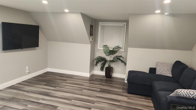 Building Photo - 1530 Herzel Blvd