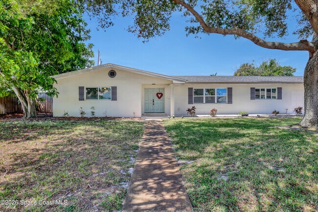 Foto del edificio - 580 Pine Tree Dr
