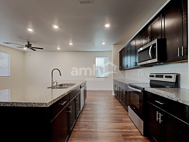 Building Photo - 324 Palazza Reserve Pl