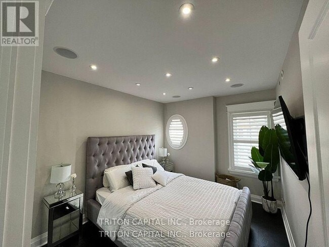 Building Photo - 9 Windermere Ave