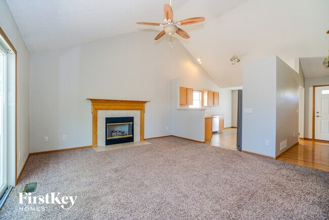 Building Photo - 552 Thistleview Dr