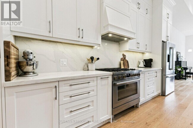 Photo du bâtiment - 1040 Enola Ave