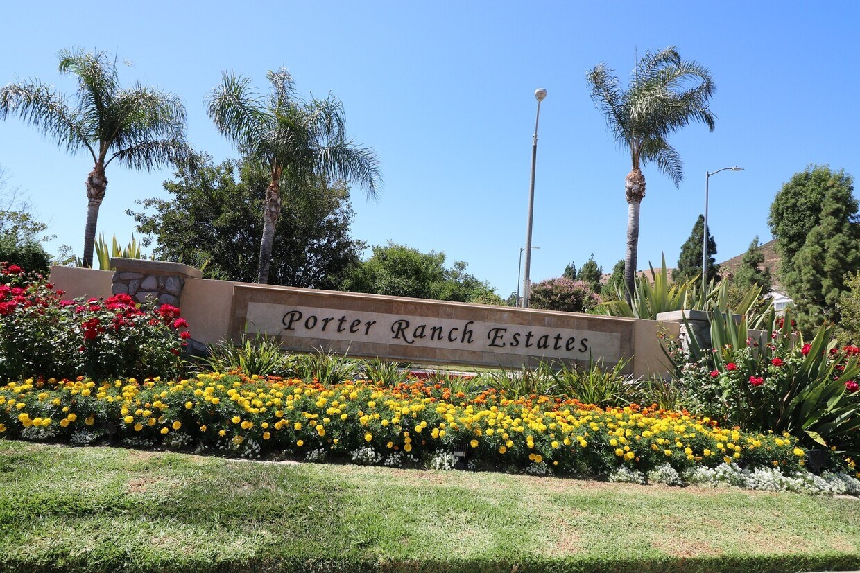 Foto principal - Welcome Home to Porter Ranch!!