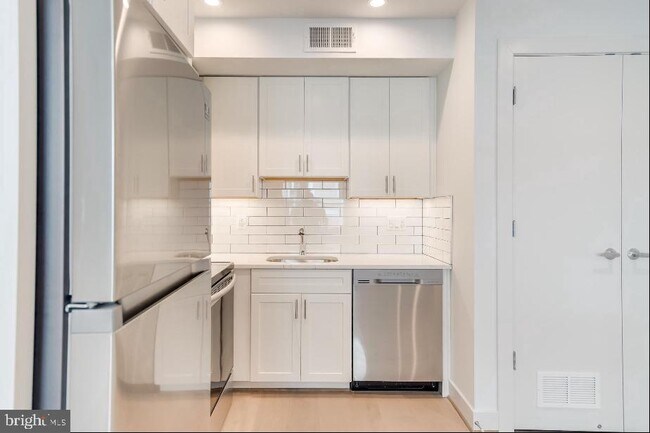 Foto del edificio - 5408 1st Pl NW
