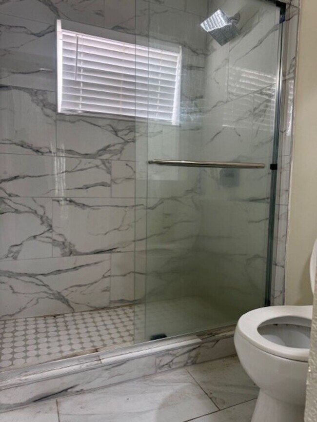 Foto del edificio - DHS6348