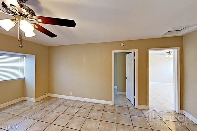 Building Photo - 420 NW 52nd St