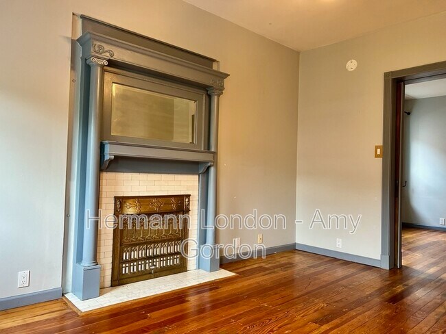 Building Photo - 3912 Flad Ave
