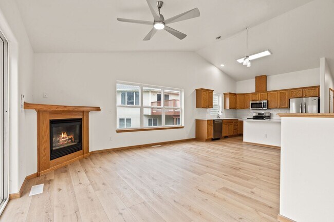 Building Photo - 13-13 Redtail Ct