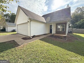 Building Photo - 124 Waters Edge Dr