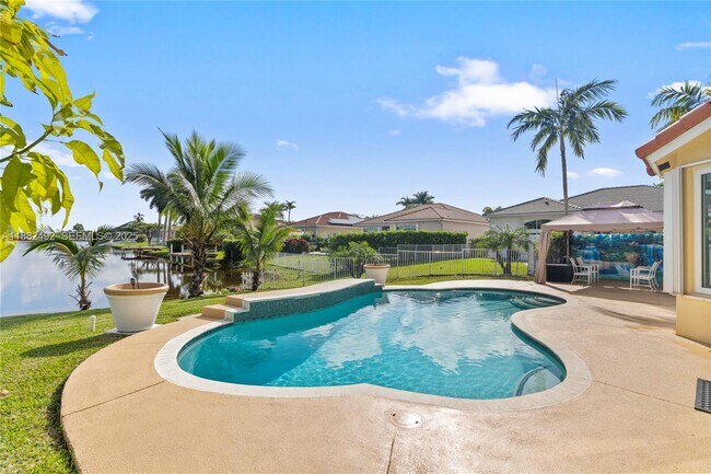 Foto del edificio - 2339 NW 195th Ave