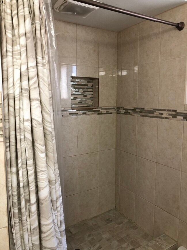 Building Photo - 3520 W 59th St