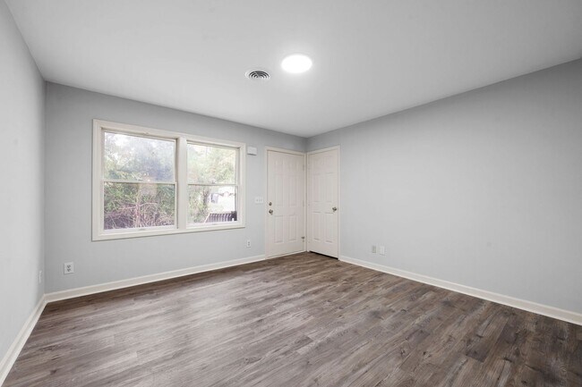 Foto del edificio - 221 Park Ln