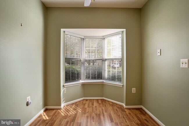 Building Photo - 1025 Simsbury Ct