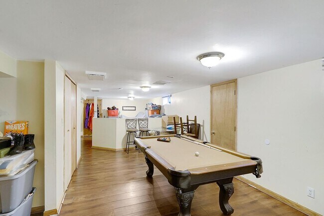 Foto del edificio - 7005 Dutton Ave N