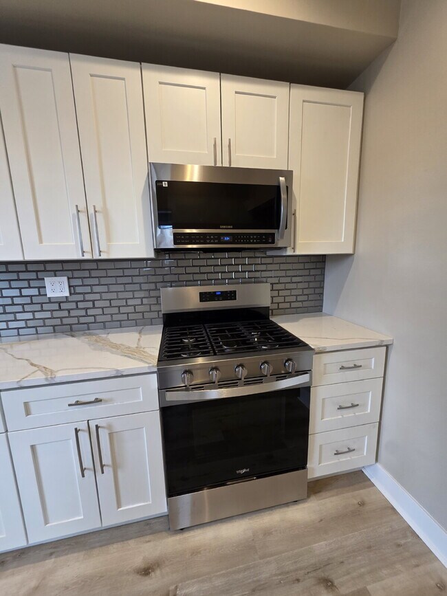 Building Photo - "Spacious 4-Bedroom Gem in Homestead – 2090 Sq Ft of Comfort!"