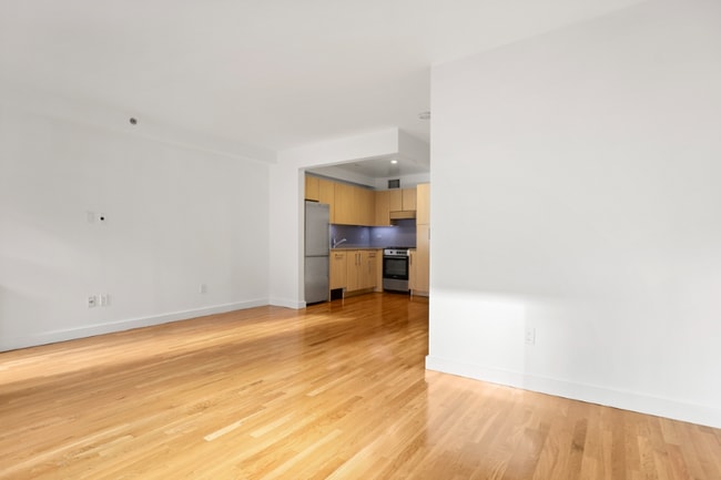 Building Photo - 111 W 15th St