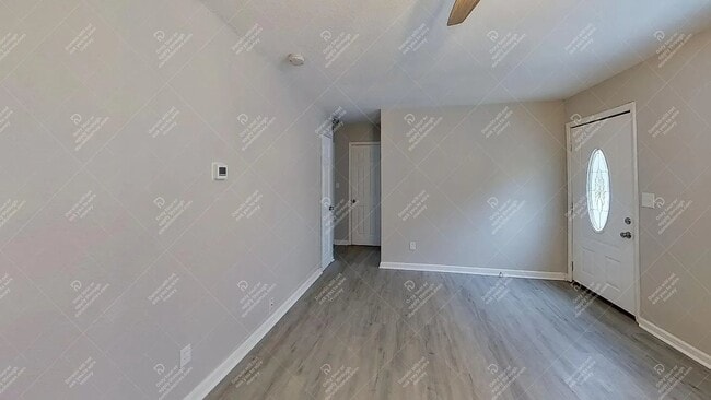 Building Photo - 5106 Crest Dr