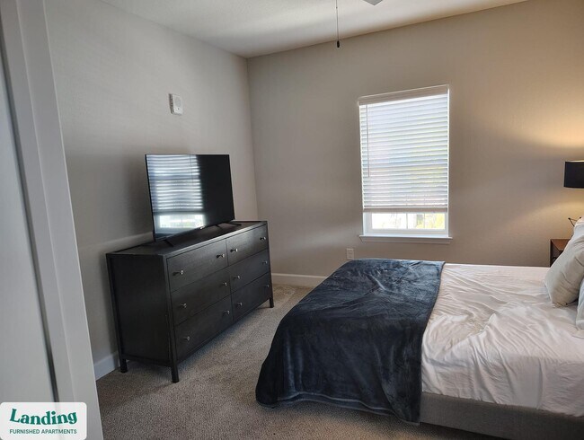 Building Photo - 120 SW 148th Dr