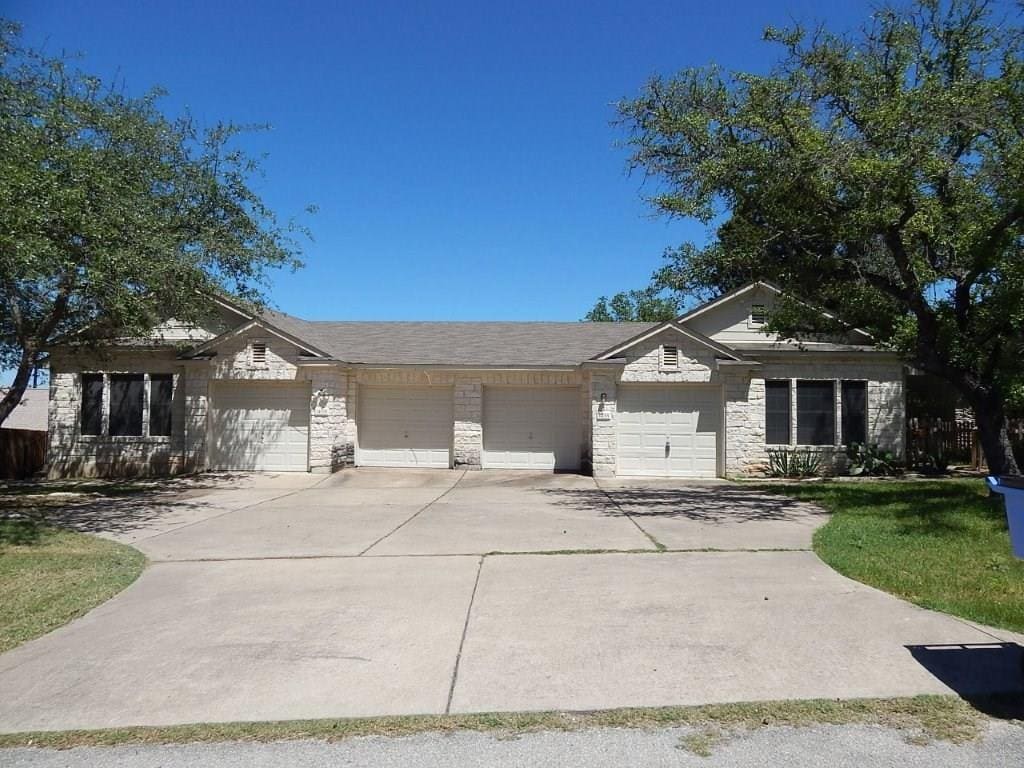 3405 Mac Arthur Ave, Lago Vista, TX 78645 Townhome Rentals in Lago