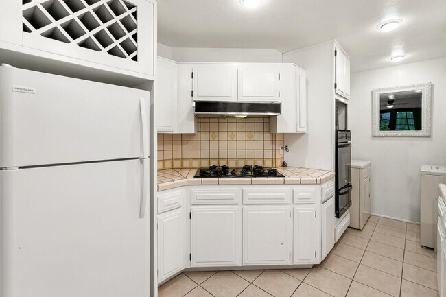 Building Photo - 117 A Ln