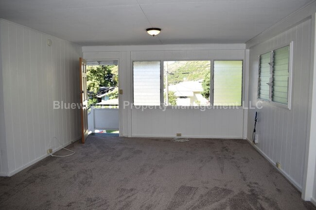 Building Photo - 2365 Palolo Ave