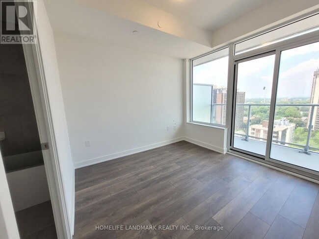 Photo du bâtiment - 99 Broadway Ave