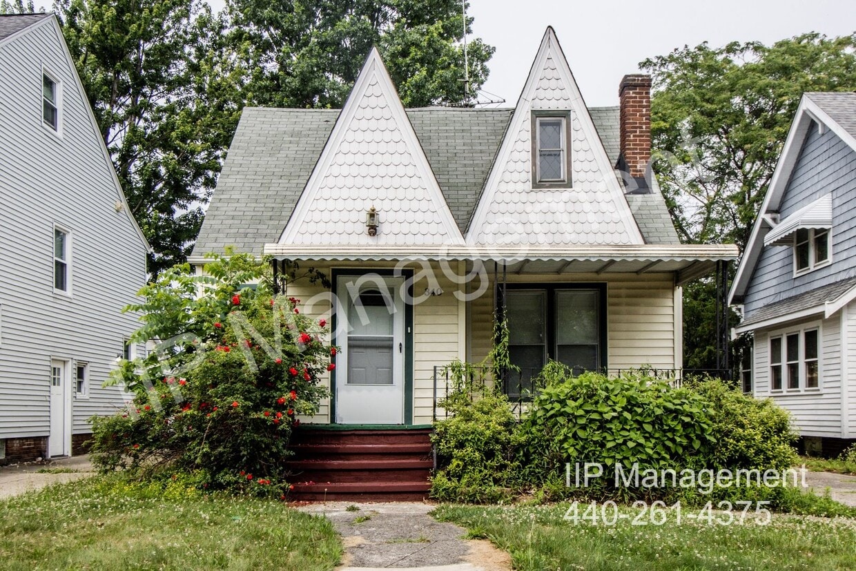 Primary Photo - 340 E 197th St