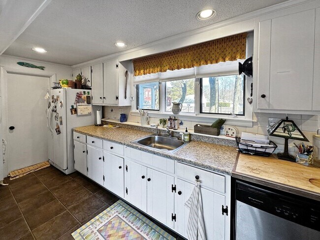 Building Photo - 83-85 Middlesex Ave