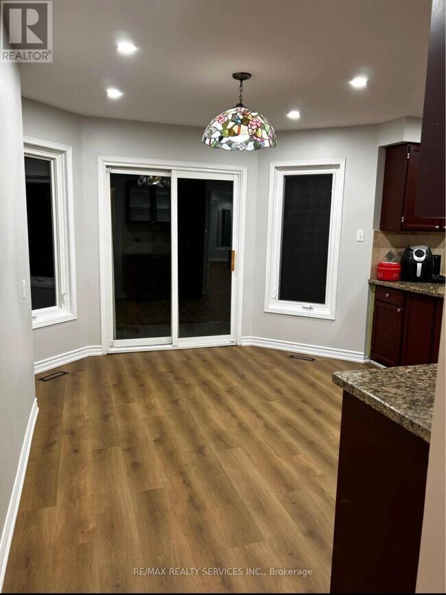 Photo du bâtiment - 31 Inder Heights Dr