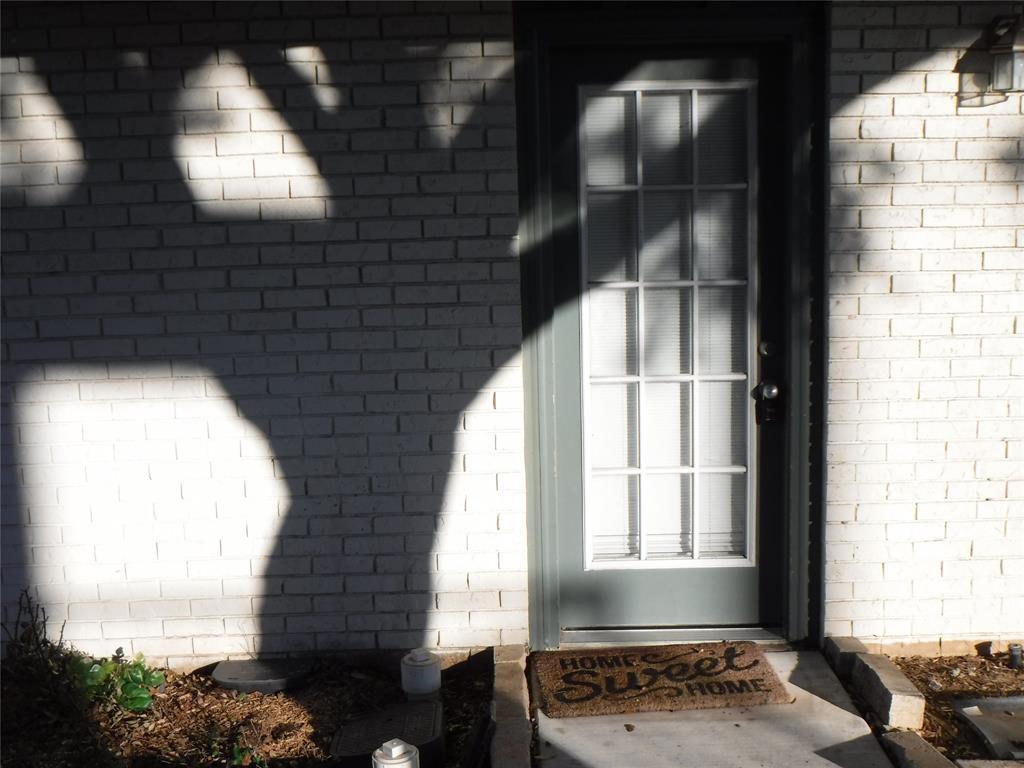 1207 W Wall St Unit 9, Grapevine, TX 76051 Room for Rent in Grapevine