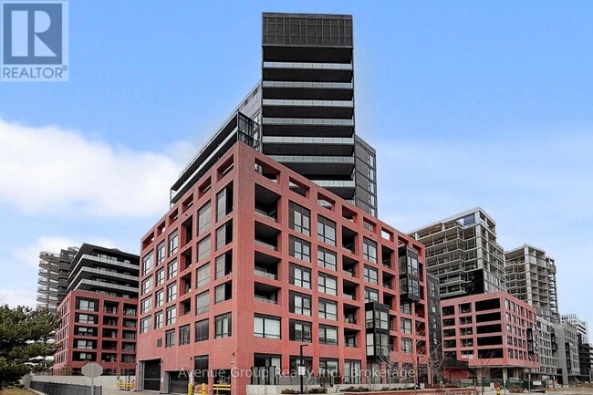 Building Photo - 8 Tippett Rd