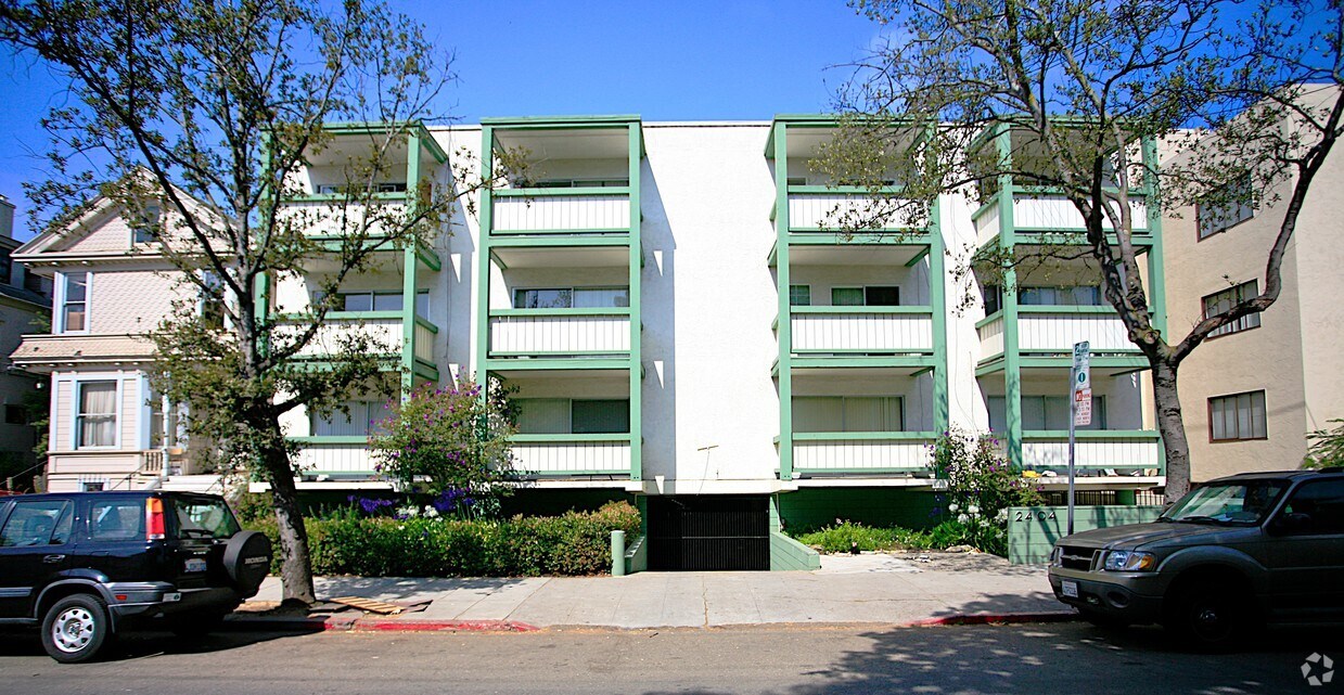 Foto del edificio - 2404 Fulton St