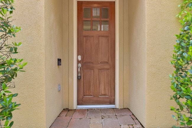 Building Photo - $2k OFF 18 MONTH LEASE!!