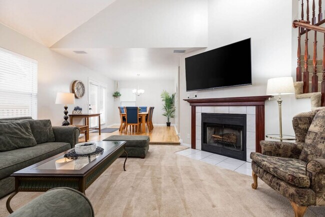 Foto del edificio - 8126 Clover Spring Ln