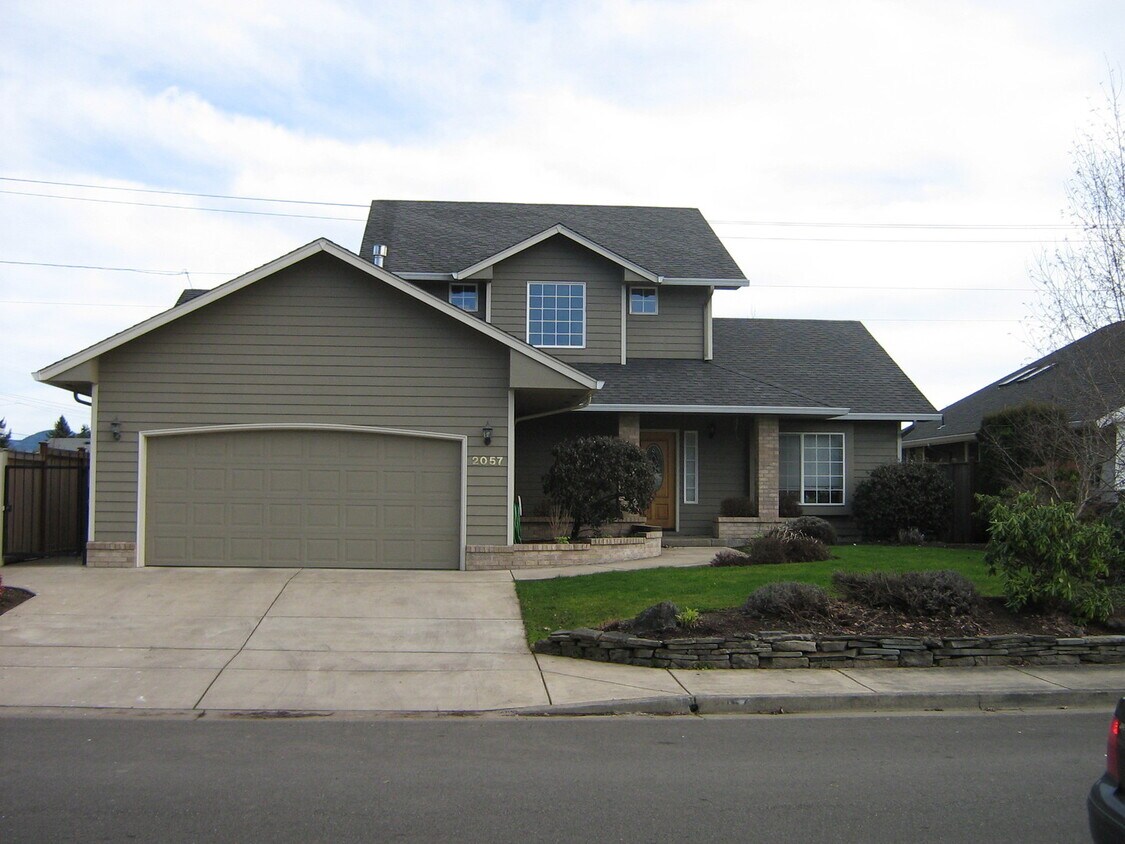 Foto principal - 2057 Berwin Ln