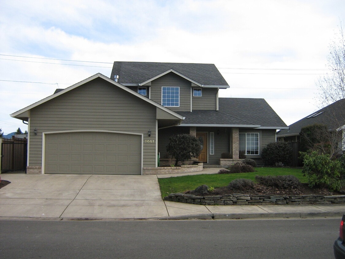 Primary Photo - 2057 Berwin Ln