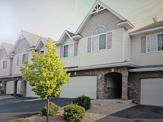 Foto del edificio - 609 Crane Creek Ln
