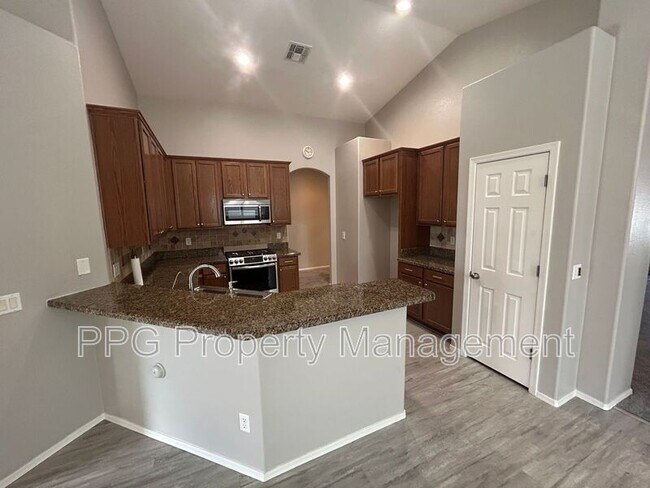 Foto del edificio - 14419 W Evans Dr