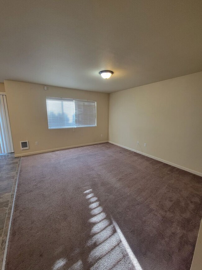 Foto del edificio - Spacious 3 Bedroom Home in Silverdale!