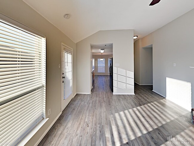 Foto del edificio - 1010 Sage Brush Tr