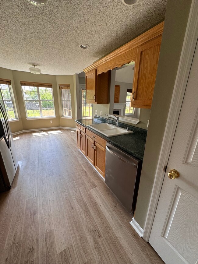 Foto del edificio - 5708 Sunburst Ct