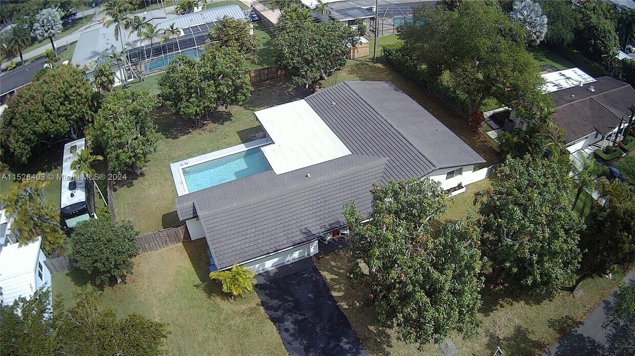 Primary Photo - 8265 SW 149th Dr